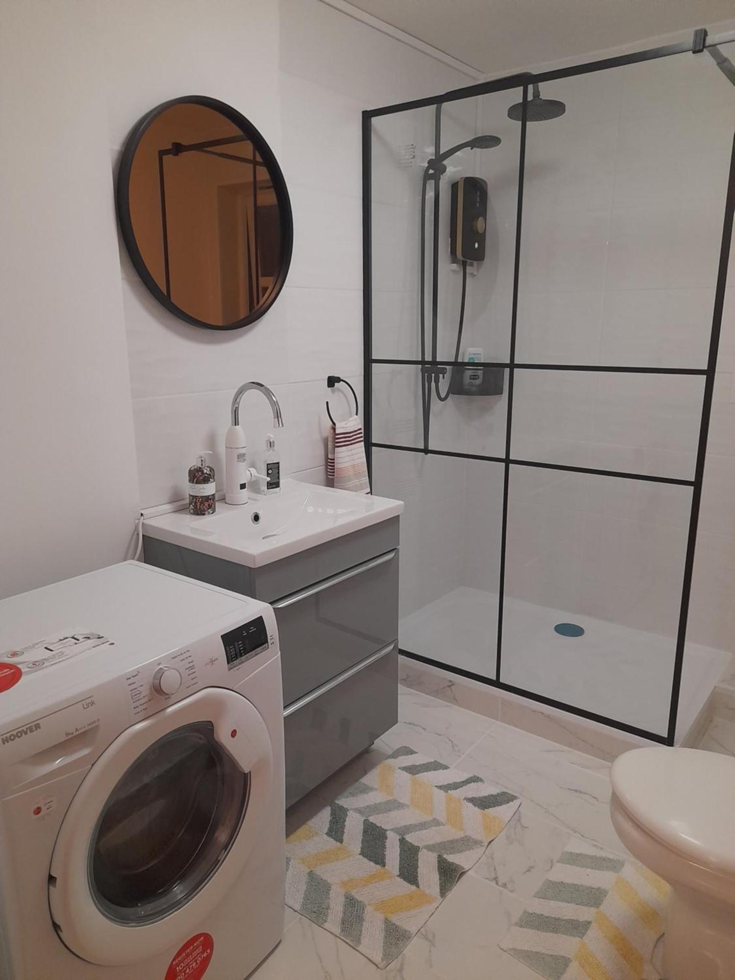 Glastonbury Town Center-Entire Apartment 외부 사진